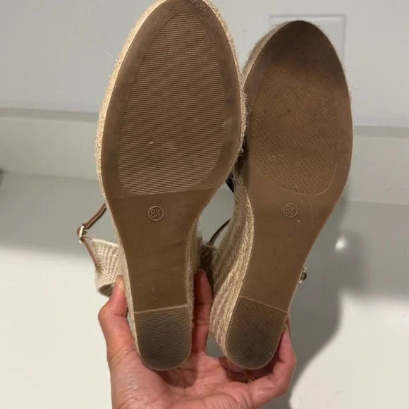 LOFT Black and Tan Espadrille Sandals. Size 8.5 - Picture 7 of 9